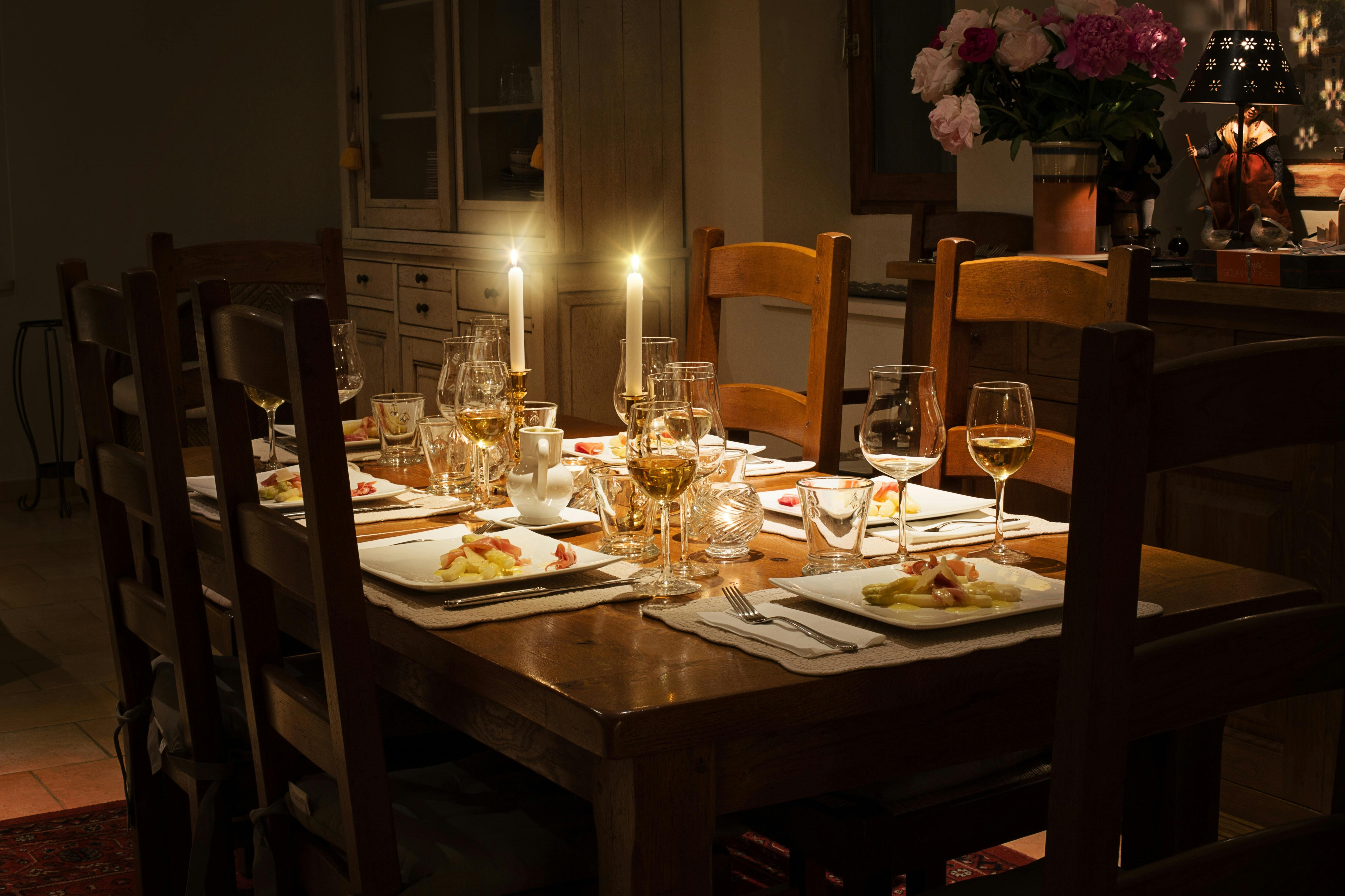 Best Dining Table Styles for Modern Homes